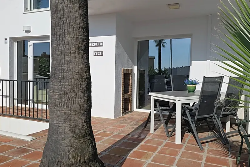 Cosy dining table on the front patio